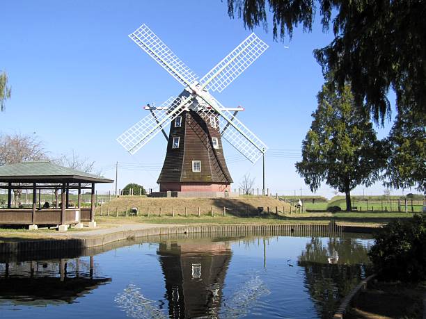The Klaashensche Mill is located in the town of Schweindorf in the county of Wittmund in Lower Saxony. The two-story gallery Dutch windmill was built in 1908 and is one of the attractions of the Lower Saxon Mill Road in Eastern Frisia.