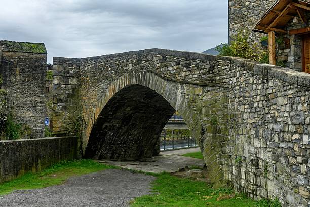 istock Old bridge of Broto - Huesca 2244310442