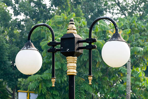 Vintage style dual street lamp