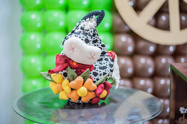 Birthday table decorated farm theme - Cow