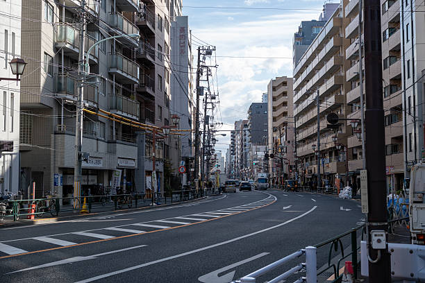 istock A major downtown road with a large curve 2245640575