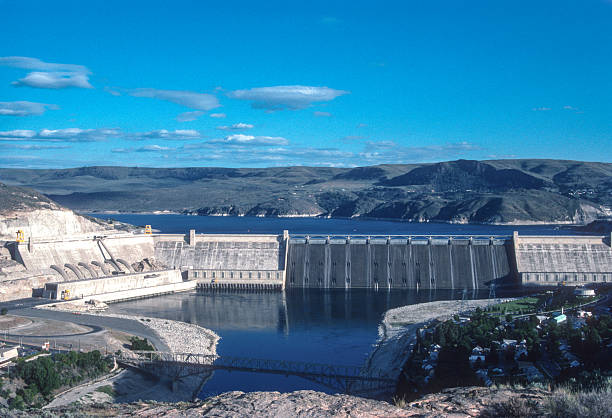 istock Grand Coulee Dam - 1989 2245696993