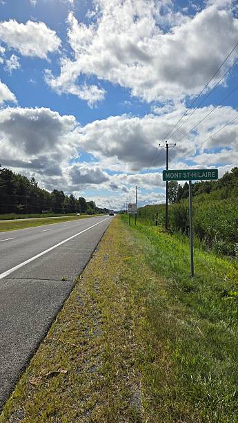 istock Mont-Saint-Hilaire boundary sign - Vertical 2245915687