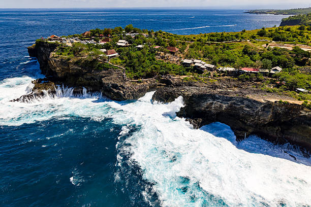 istock Powerful Ocean Waves Crash on Nusa Penida Cliffs 2246076584