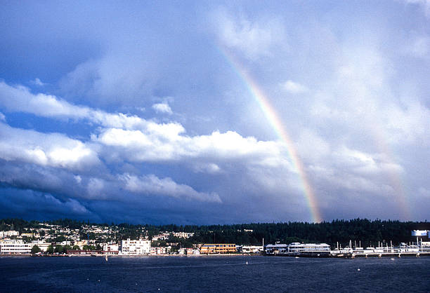 istock Port Townsend - Rainbow - 1989 2246107352