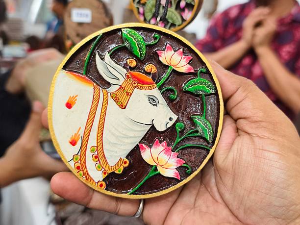 Traditional Indian crafts handmade by Indian artisans.
