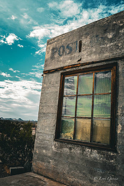 istock The little post office in the desert 2246553527
