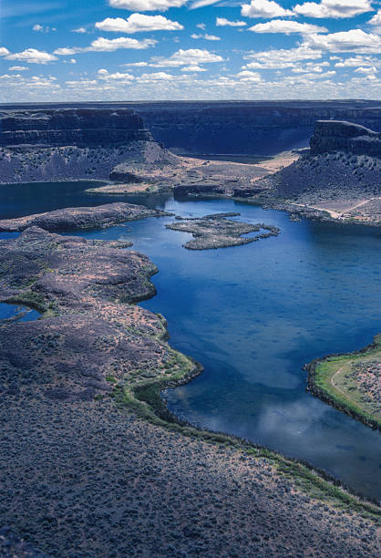 istock Sun Lakes-Dry Falls SP - Grand Coulee Wide View Vertical - 1989 2246847605