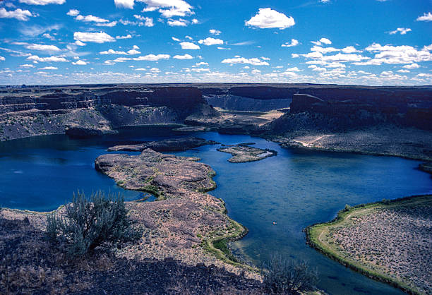 istock Sun Lakes-Dry Falls SP - Grand Coulee  - 1989 2246847724