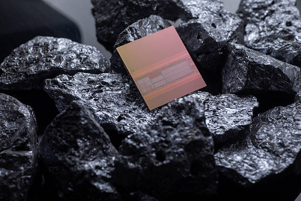 optical lithography die chip and silicon metal chunks