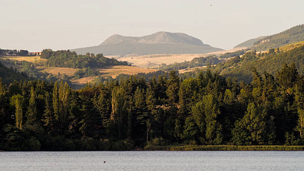 Lac volcanique autour de Le-Puy-en-Velay