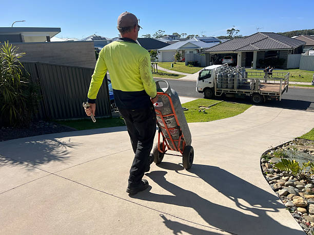 Port Macquarie, Nsw - Nov 19 2025:Australian gas cylinder delivery man.Australia has an abundance of gas. In fact, Australia is one of the biggest exporters of gas in the world, alongside Qatar.