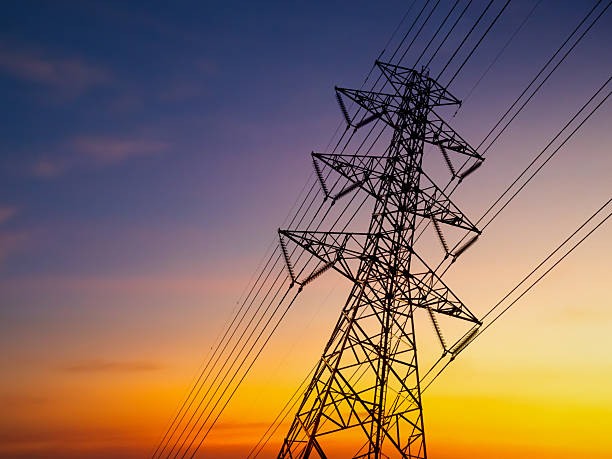 nachts ein stromnetz - antenne stock-fotos und bilder