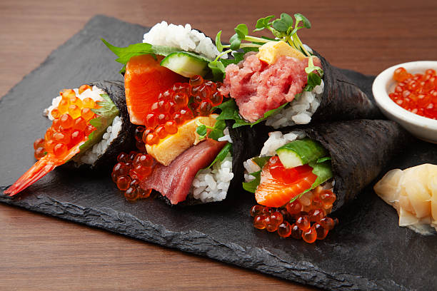 temaki-zushi,hand-rolled sushi