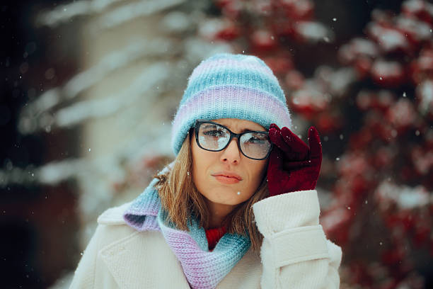 Eyeglasses wearer suffering from bright snowy environment problems