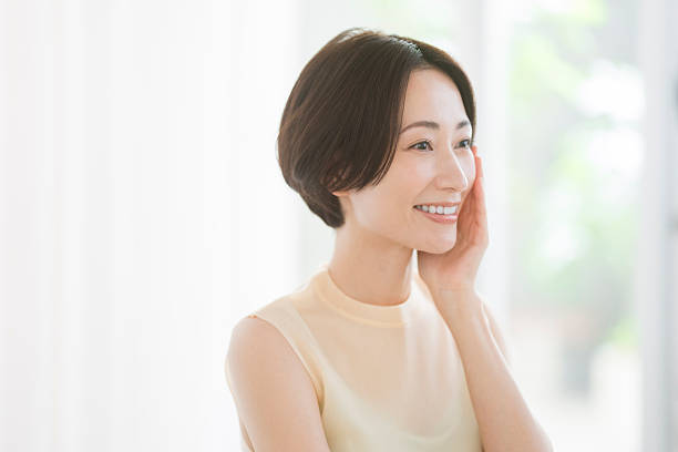istock Middle-aged Japanese woman 2248662420