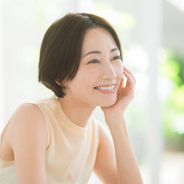 istock Middle-aged Japanese woman 2248662765