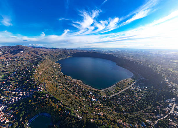 istock Lago di Albano, Castel Gandolfo - Roma 2249084927