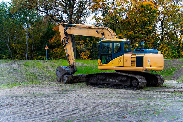 Crawler Excavator Is a Heavy Construction Machine Mounted on Continuous Tracks, Designed for Digging, Lifting, and Earthmoving Tasks on Rough, Uneven, or Soft Ground.
