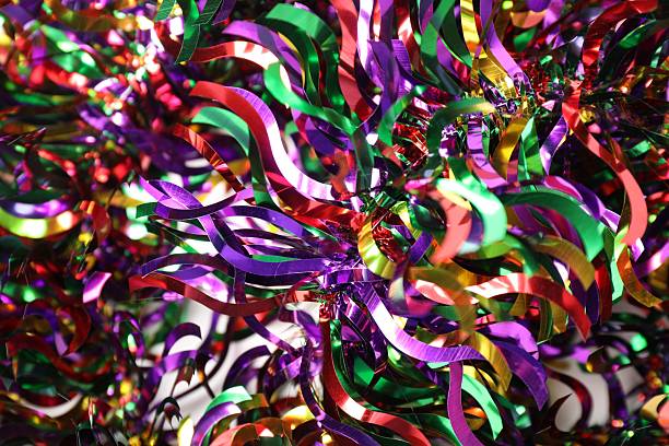 http://img.photobucket.com/albums/h135/KathrynE8/mardigrasbeadsbanner.jpg