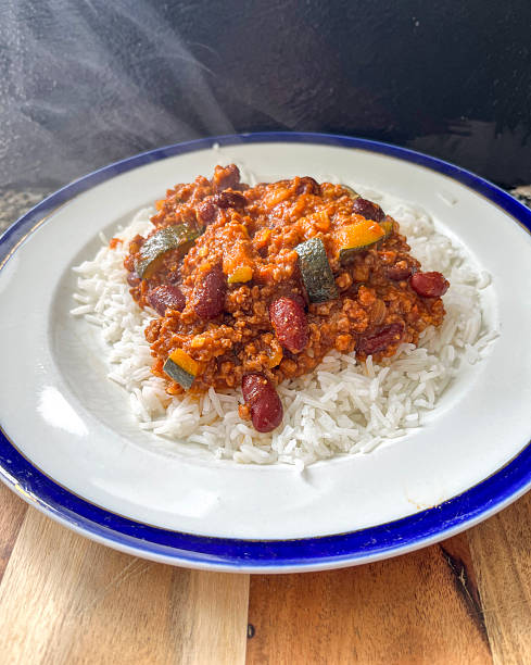 Roast pork ribs and vegetablesChili con carne and boiled rice