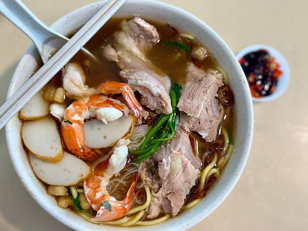 Singapore common Chinese prawn noodle in soup