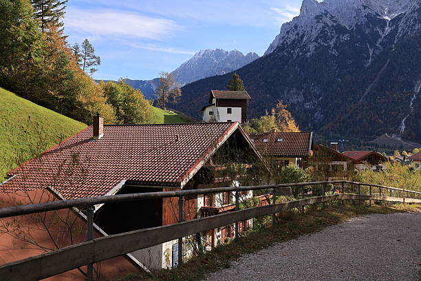 Oktober 12, 2024, Mittenwald: Mittenwald: Impressions in autumn from the municipality of Mittenwald in the Karwendel Mountains in the Bavarian Alps
