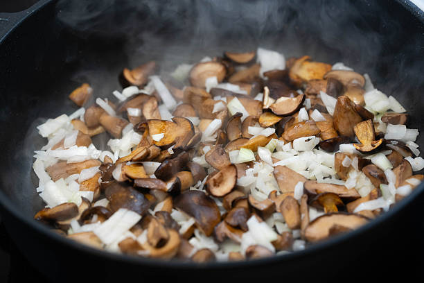 gebratenes Schweinefilet mit frischen Waldpilzen
