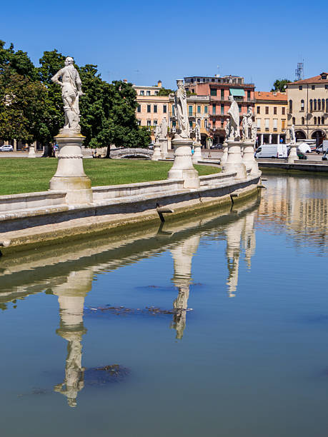 istock Prato Della Valle, Padua 2250044198