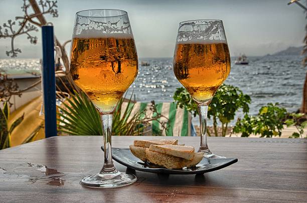 istock EL VERMUT EN LA ISLETA 2250372578