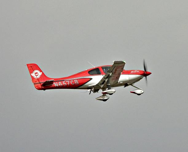 Boca Raton, Palm Beach County, Florida – USA, December 8, 2025. A Cirrus fixed wing single engine (5 seats / 1 engine) N657CBtaking off from the Boca Raton Airport.