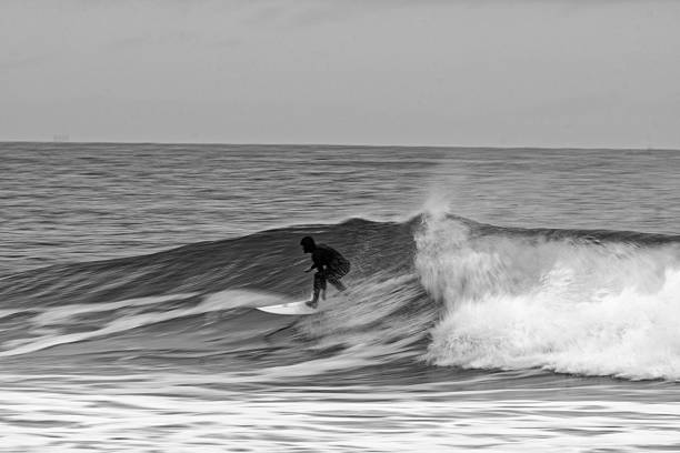 istock Surfing session in northern Brittany 2251583362