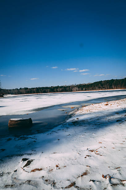istock snowy day in North Carolina 2252258120