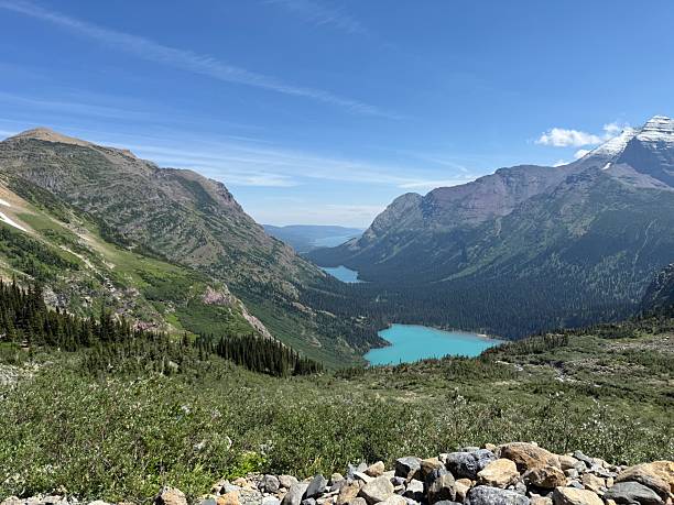 istock Glacier Lake Overlook 2252342614