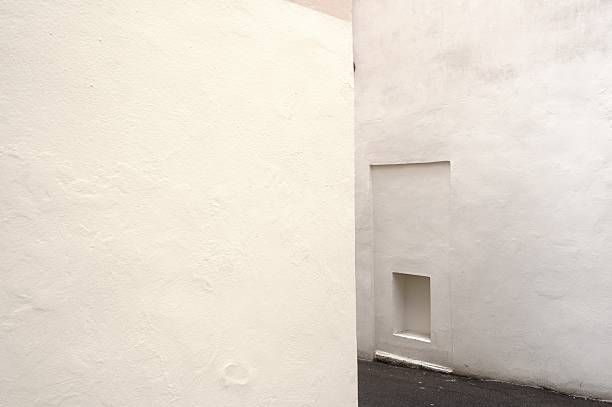 an alley in Italy