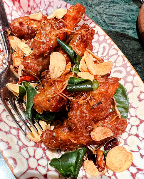 Deep fried thai prawn with sliced garlic
