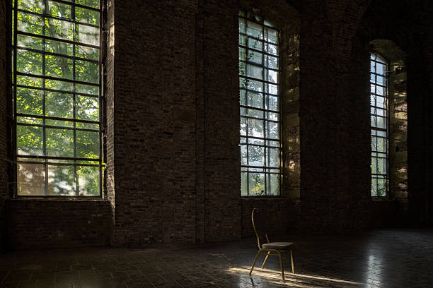 Lost and lost in time. Witnesses and testimonies of deindustrialization. Reduction of industry and production. Loss of jobs. Loss of prosperity. An empty and abandoned production hall with only two chairs.