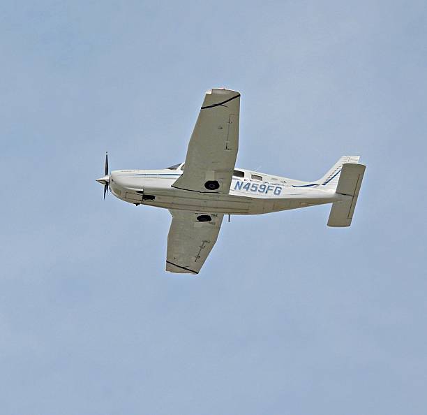 Ft. Lauderdale, Broward County, Florida, USA, December 19, 2025. A Piper fixed wing single engine (7 seats / 1 engine) N459FG taking off from the Ft. Lauderdale-Hollywood Airport.