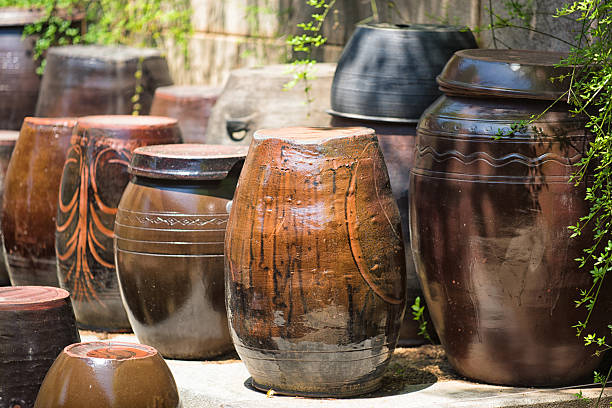 Iron pot