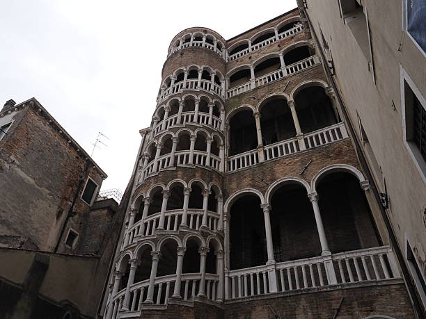 istock Palazzo Contarini del Bovolo 2253337722