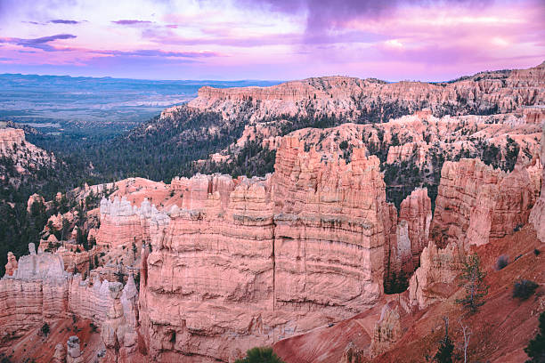 istock Sunset at Sunset Point in Bryce Canyon National Park 2253383874