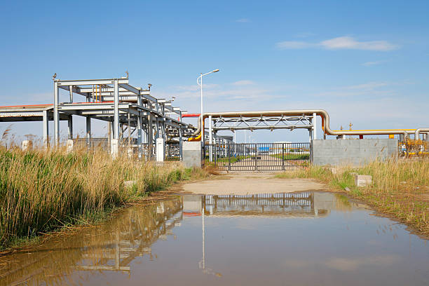 Oil pipes and valves