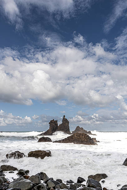 Autumn days on the beaches of Tenerife: The ideal time for walking while listening to the sound of the sea