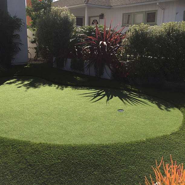 istock Private Putting Green, Redondo CA 2018 2253758124