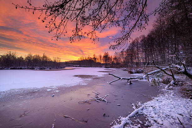 istock Winter sunrise at the lake 2253768390