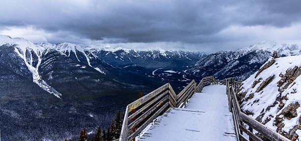 Banff National Park in the province of Alberta, Canada brings breathtaking views in all seasons. It is truly a haven for outdoor enthusiasts.