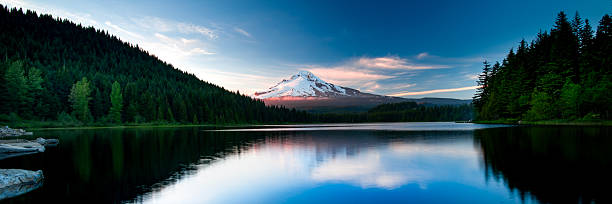 istock Mount Hood, Oregon, USA 2253883040
