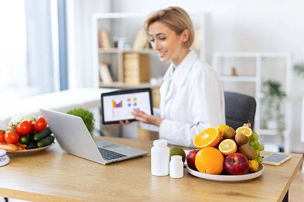 istock Nutritionist Consulting Online 2253889678