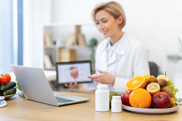 istock Nutritionist Discussing Healthy Diet 2253889681
