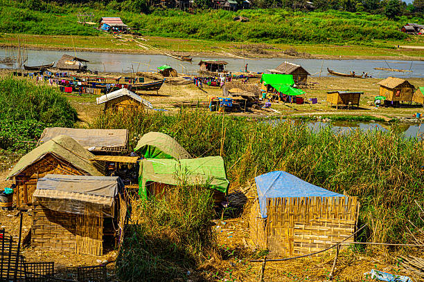 istock fishing village 2253931344